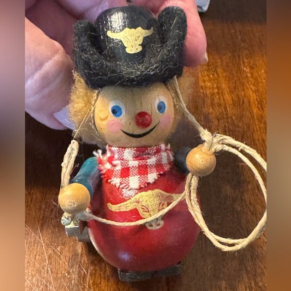 Steinbach German Wooden Christmas Ornament Cowboy with Rope Includes Box - Picture 5 of 5